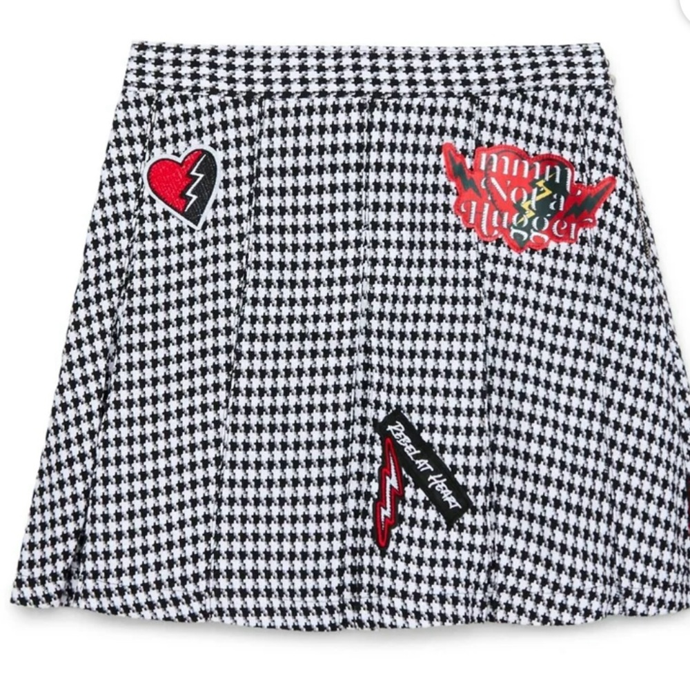 🔴 3/$12 Disney’s Descendants‎ Black and White Pleated Skirt! NWT! Size XS.